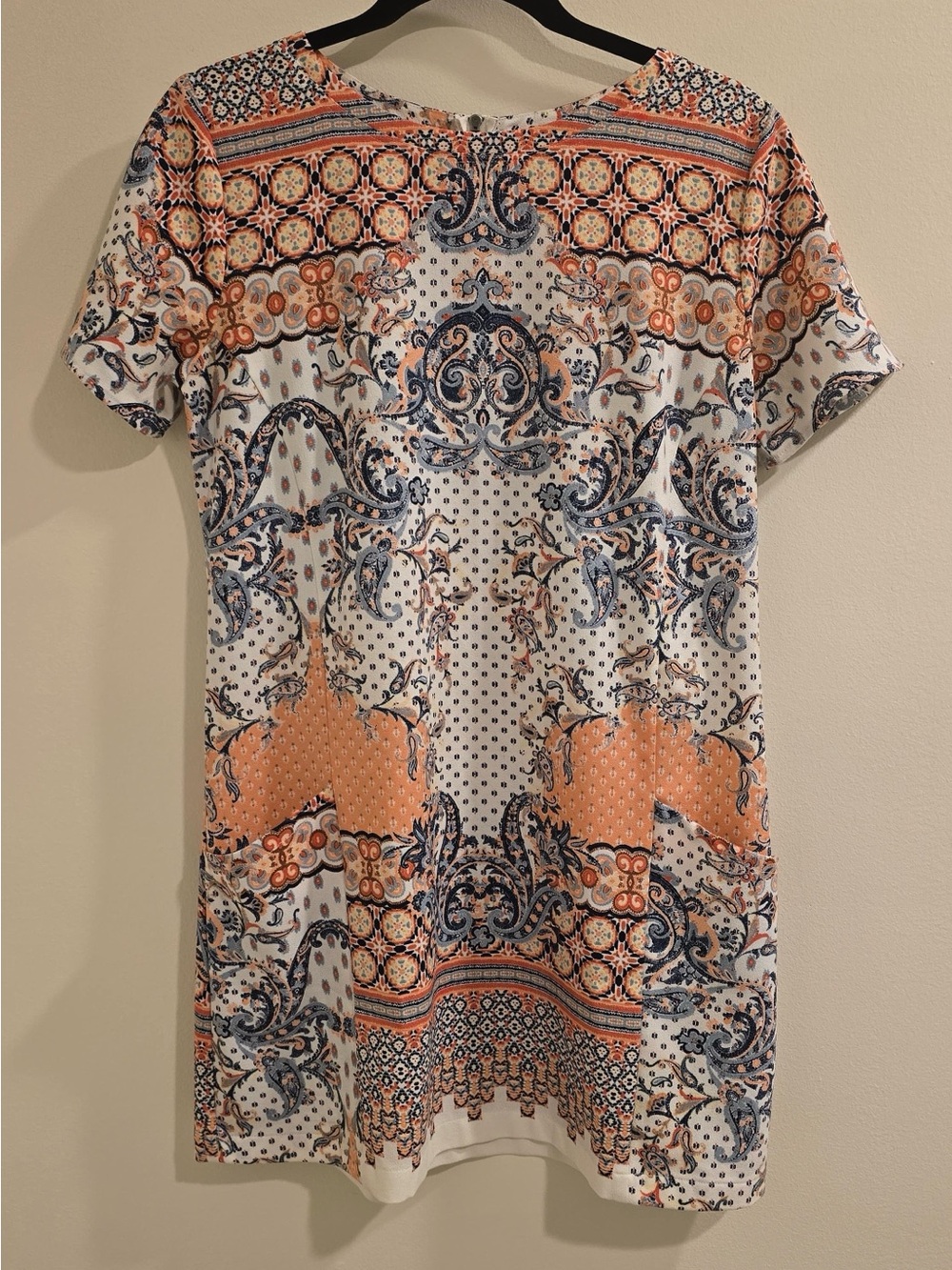 Abercrombie & Fitch White Short-Sleeve Shift Dress with Orange and Navy Print